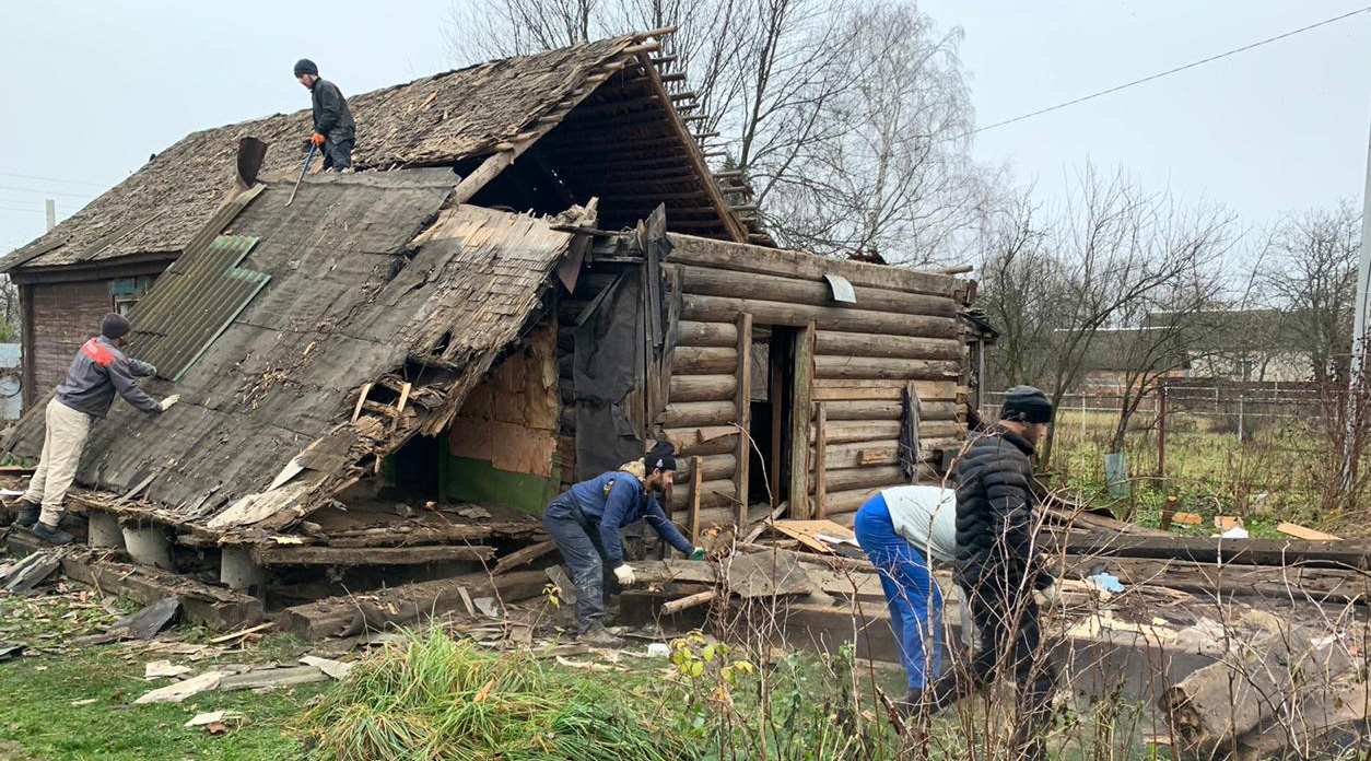 Снос и демонтаж старого дома и дачи в Деденево с вывоз мусора и уборкой